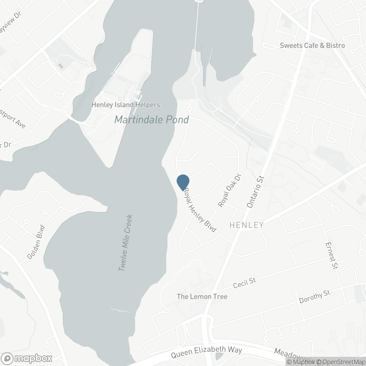 38 ROYAL HENLEY BOULEVARD, St. Catharines, Ontario L2N 4S1